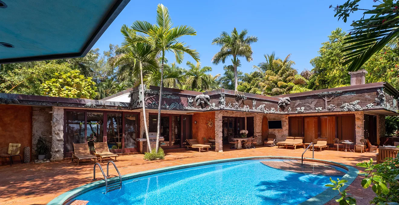 M Miami Oasis Hits Market with Epic Treehouse, Recording Studio – Miami New Times