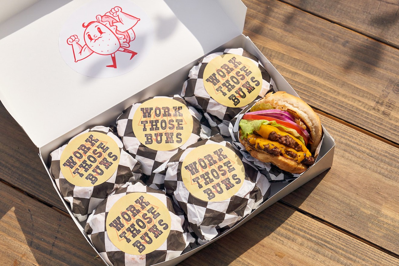Kosher fast food restaurant Six Pack Burger has opened in Miami.