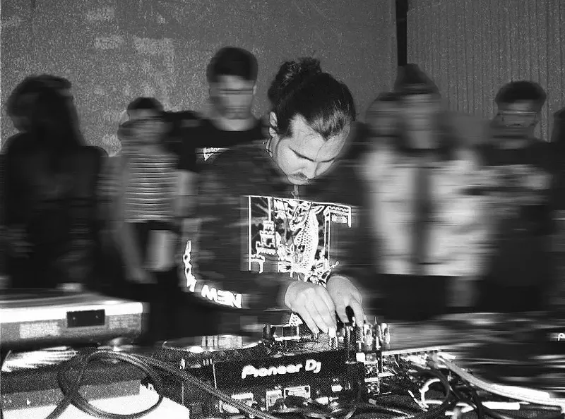 Image: Nick Léon goes primal on his latest album.