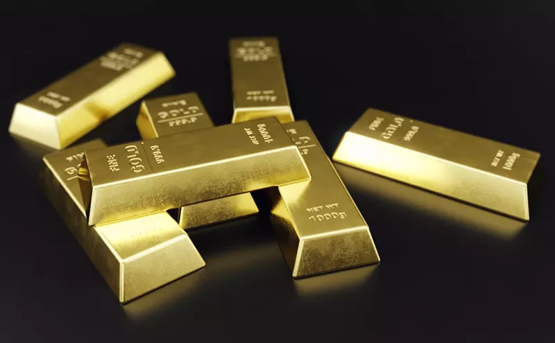 Image: Owners Looted Gold Company to Buy Mansions, Boats, and Cars, Lawsuit Charges