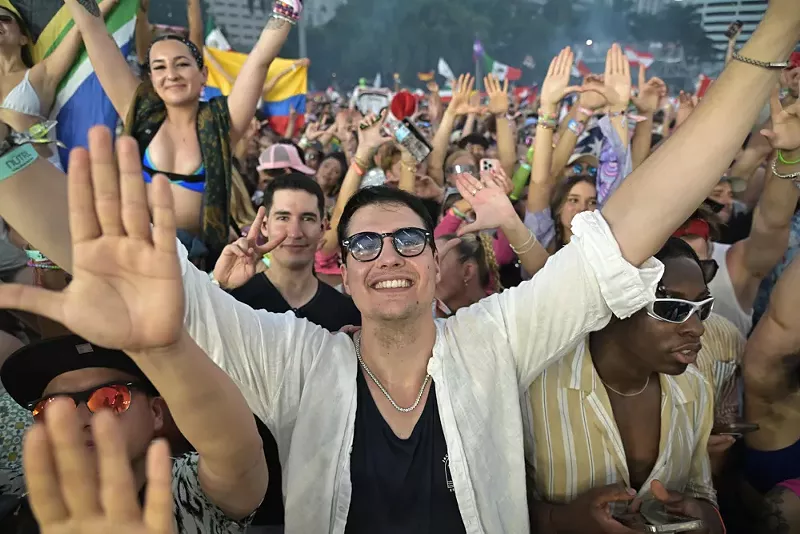 Image: Crowd shot of fans at Miami's Ultra Music Festival 2024