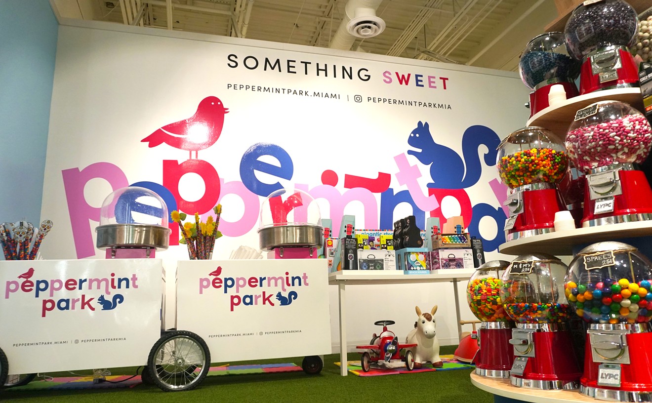 Peppermint Park Opens a Cotton Candy and Froyo Stand at Aventura Mall
