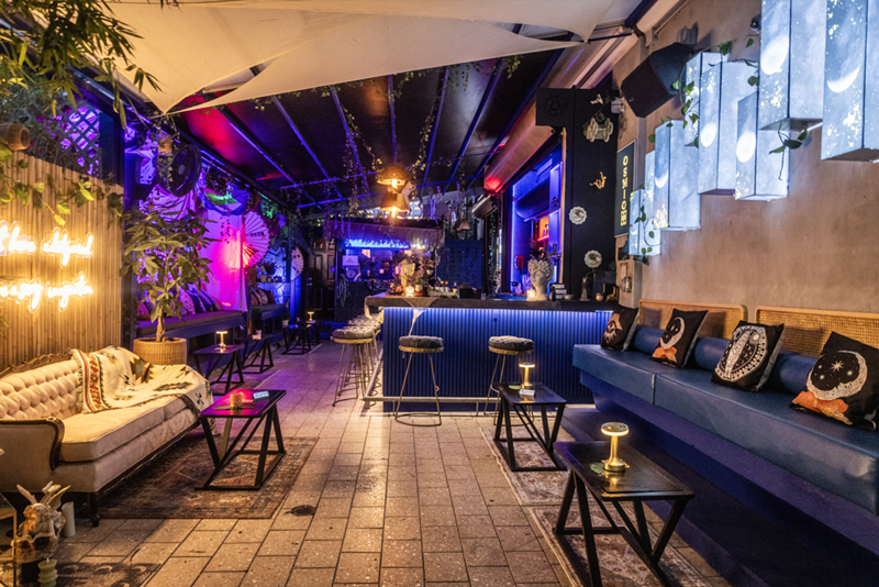 Image: A lounge