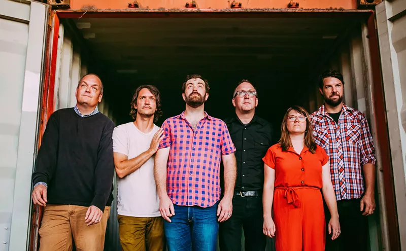 Image: Posthardcore Veteran Cursive Returns With an Anxiety-Fueled Album