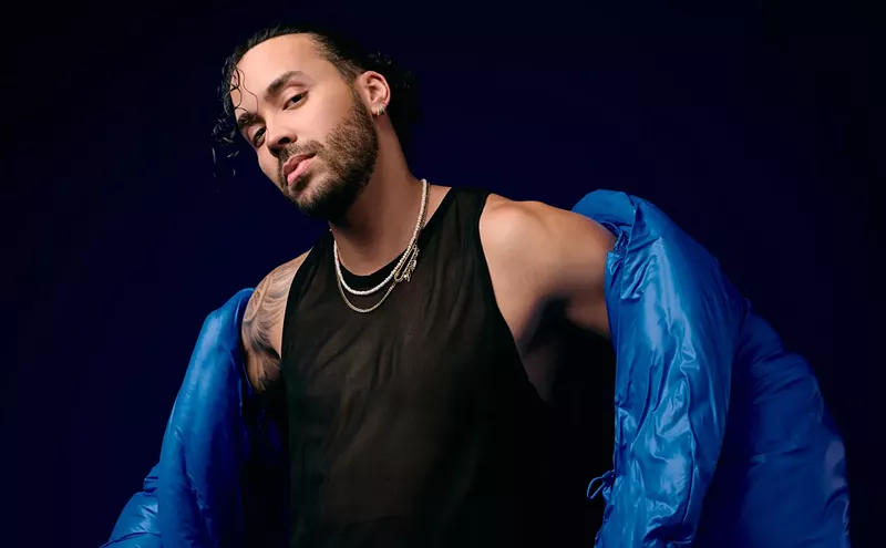 Image: Prince Royce Turns to Vinyl
