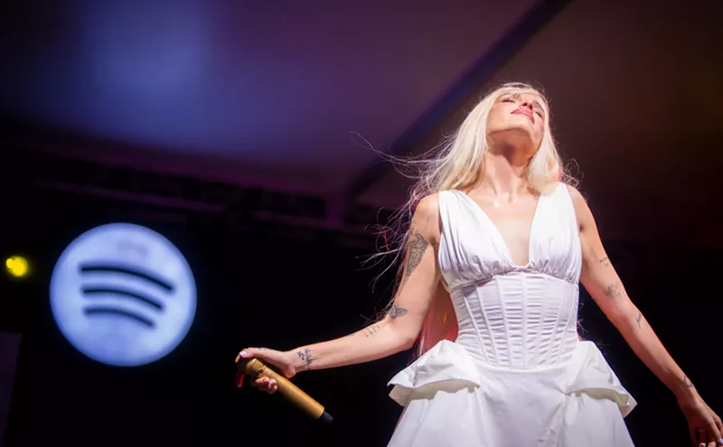 Image: Review: Elena Rose, Hamilton, and Rawayana, at Spotify's Verano Forever