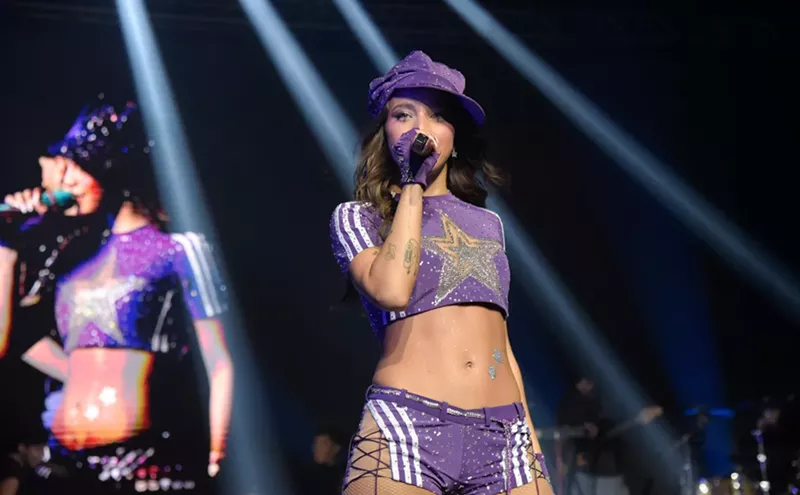 Image: Review: Emilia Kicked Off her 2025 U.S. Tour at the Fillmore