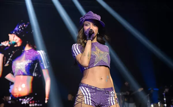 Image: Review: Emilia Kicked Off her 2025 U.S. Tour at the Fillmore