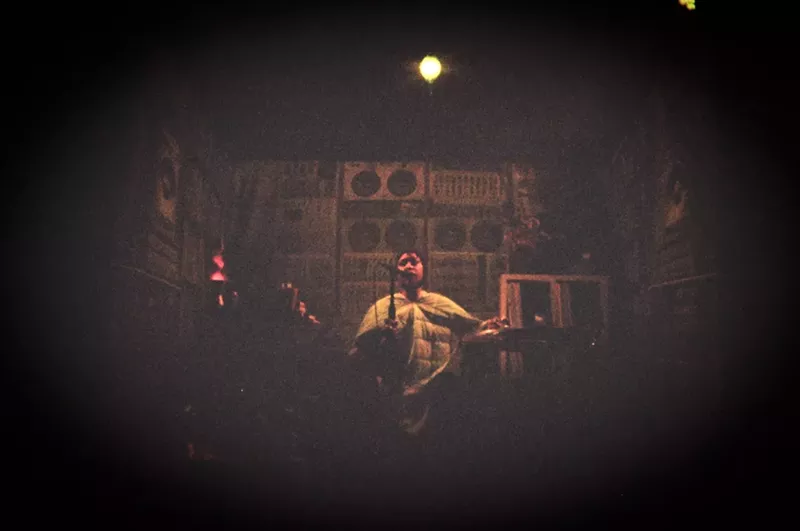 Image: Picture of Erykah Badu on stage