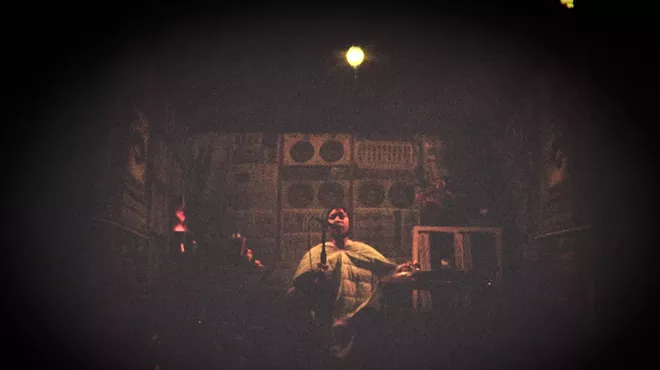 Picture of Erykah Badu on stage