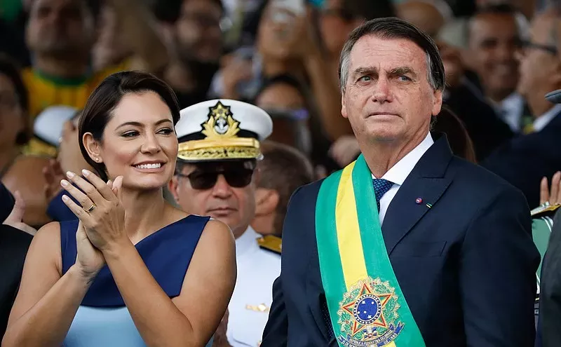 Image: Rock and a Hard Place: Bolsonaro's Wild Week in Florida