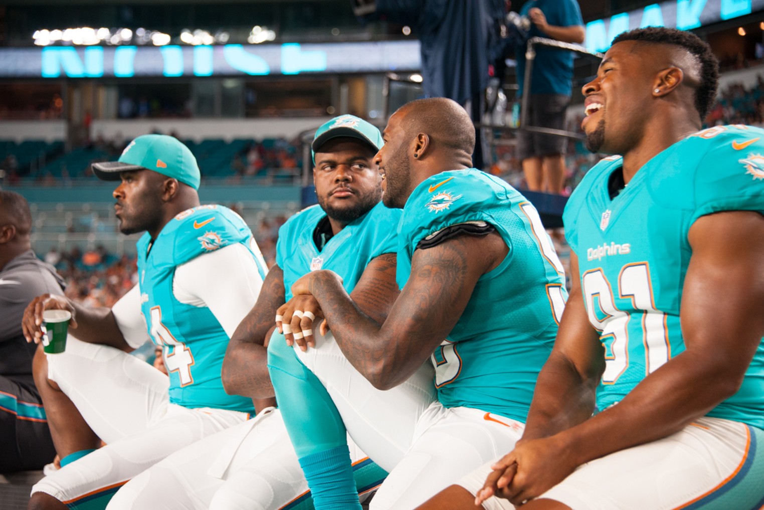 Welcome to the Rock: Dolphins play in Hard Rock Stadium for first time in  2016 - The Phinsider