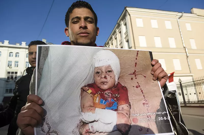 Image: A Yemeni national in Moscow protests the Saudi bombardment in 2015.