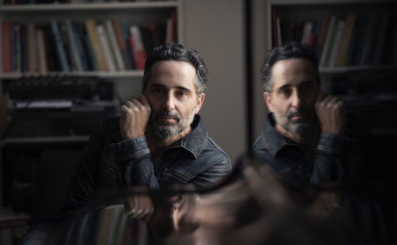 Sixteen Years After His Oscar, Jorge Drexler's Music Still Has Sweet, Subtle Layers of Poetry