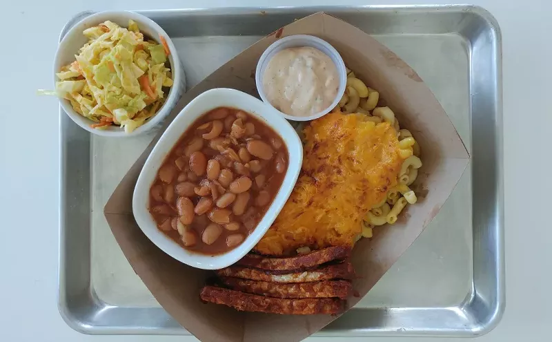 Image: Southern Sol Garden BBQ at VShops Serves Vegan Southern Comfort Food