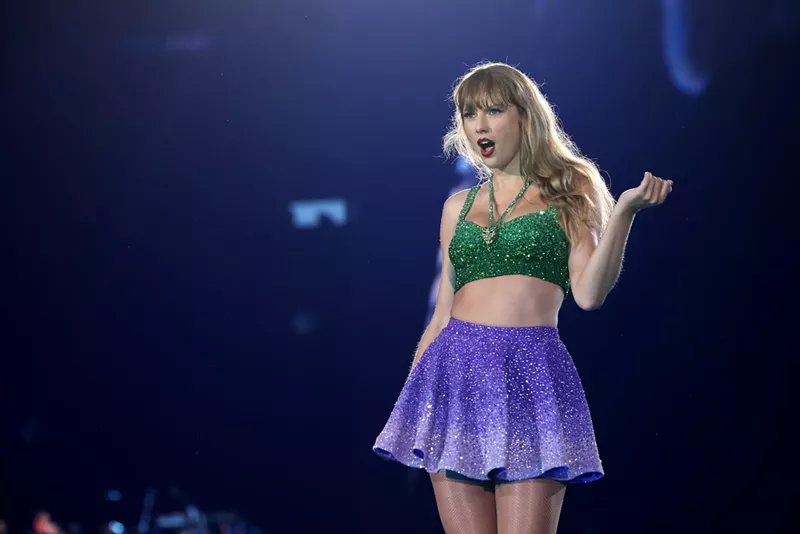 Image: Taylor Swift performing onstage at Johan Cruijff Arena in Amsterdam