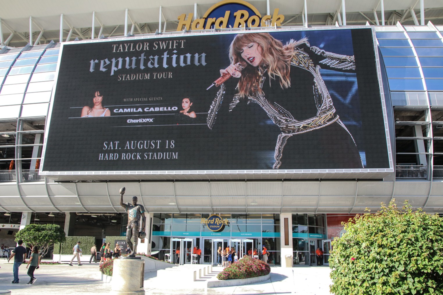 Concert Review: Taylor Swift Reputation at Hard Rock Stadium Miami