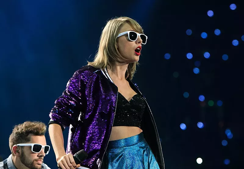Image: Taylor Swift at her last Miami appearance, on her tour 1984.