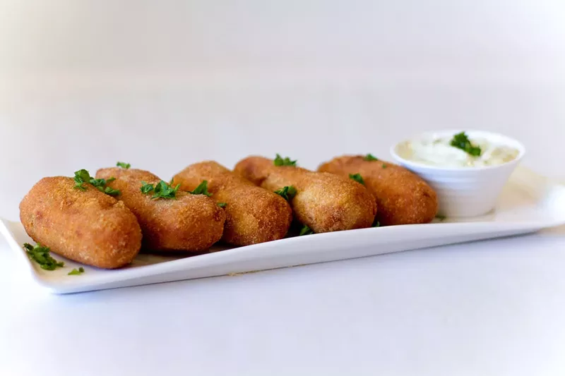 Image: Islas Canarias' croquetas are generously stuffed with ham and béchamel.