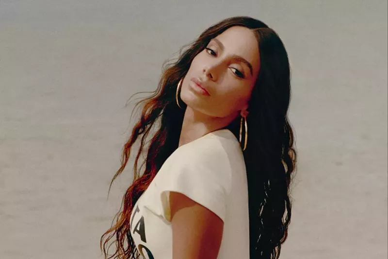 Image: Anitta performs at the Oasis on Saturday.