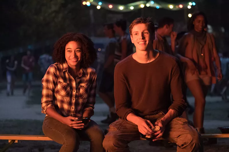 Image: Amandla Stenberg (left) plays 16-year-old Ruby and Harris Dickinson is Liam, the boy she likes but can't kiss, in The Darkest Minds, Jennifer Yuh Nelson’s film about a band of superpowered teen misfits surviving in a dystopian America.