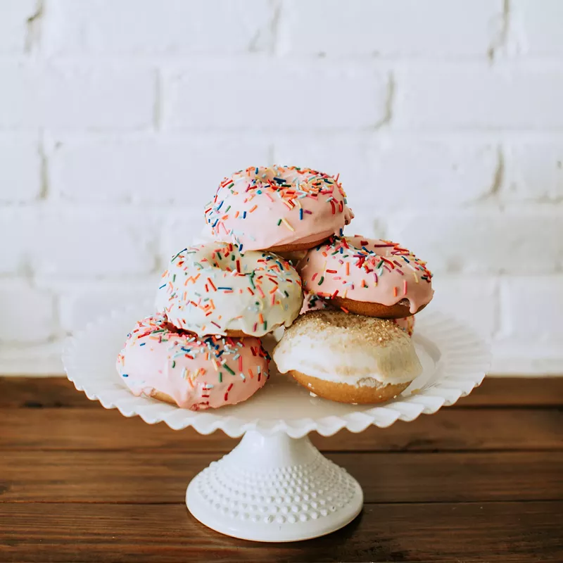 Image: Vegan vanilla doughnuts