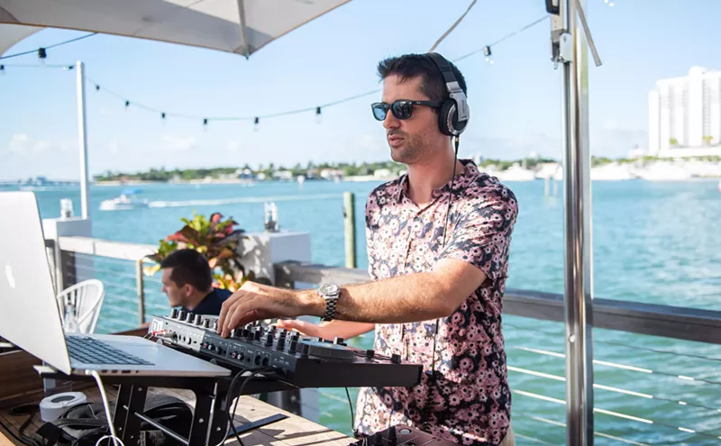 Image: The Standard’s Servers and Bartenders Are the Star DJs at Tunes From the Team
