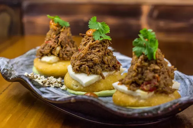 Image: Arepitas with guyanese cheese at Cardon y el Tirano.