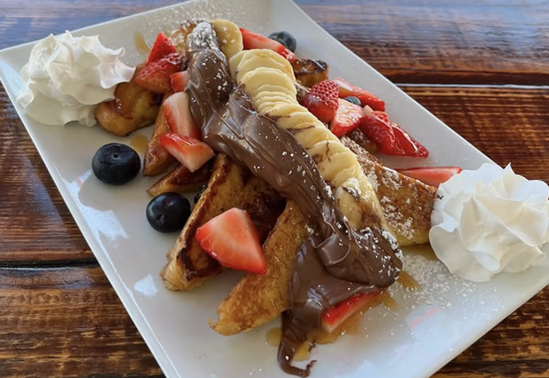 Image: French toast with toppings