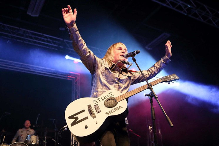 Mike Peters of the Alarm - PHOTO BY PHILAMONJARO