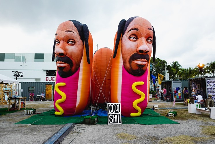 Inflatable Snoop Dogg hot dogs at Satellite 2018. - PHOTO BY DANIELLA MÍA