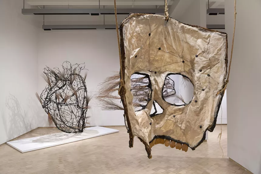 Sculptures in the art exhibition "Juan Francisco Elso: Pór America"