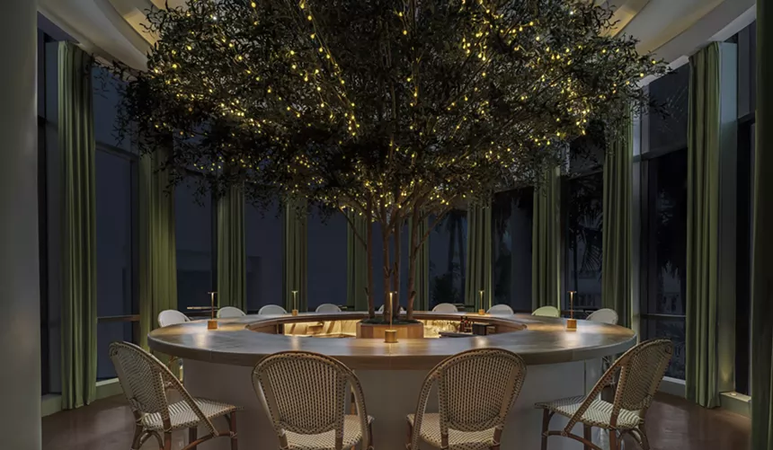 The circular table for dining at Bagatelle