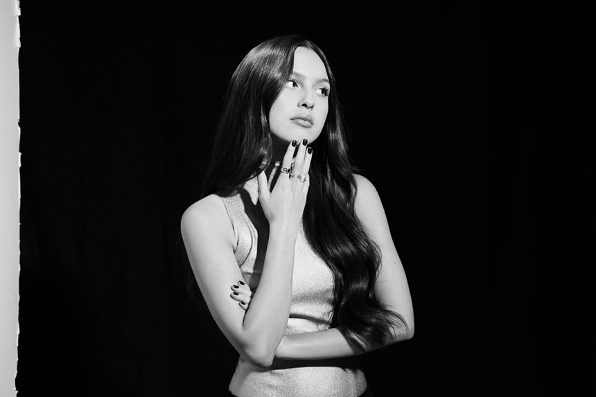Black and white image of Olivia Rodrigo