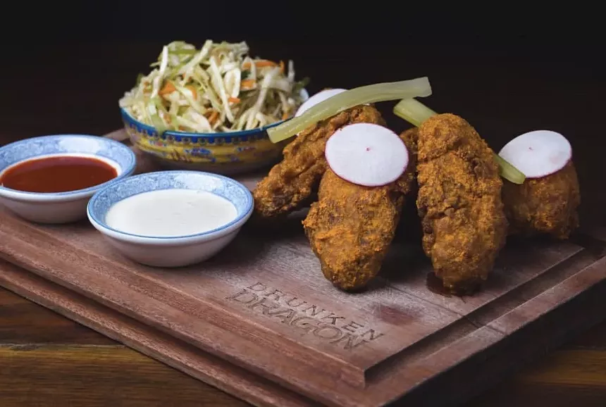 Chicken wings and sauce