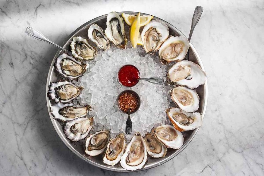Oysters in circle