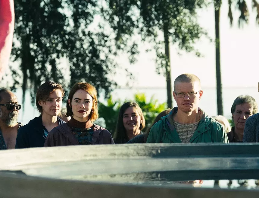 Still of Emma Stones and Jesse Plemons in Kinds of Kindness