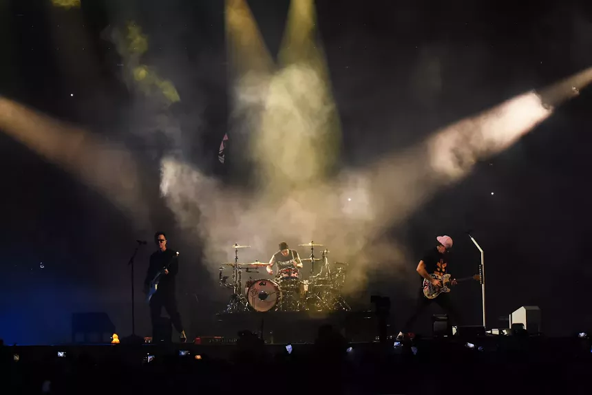 Blink-182 on stage at Kaseya Center