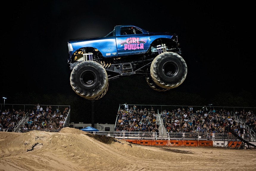 Photo of a monster truck by Arnaud Pagès