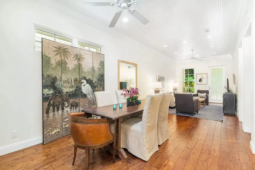Interior of Jimmy Buffet's Unit A property