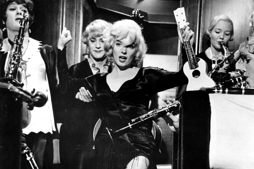 Still of Marilyn Monroe, Jack Lemmon, and Tony Curtis in Some Like It Hot