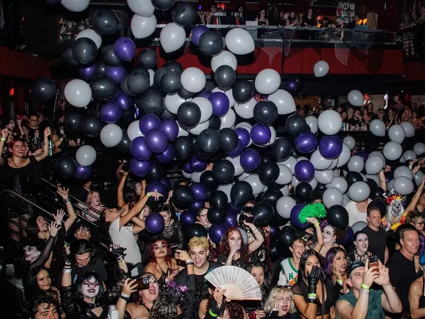 The crowd at Goth Homecoming