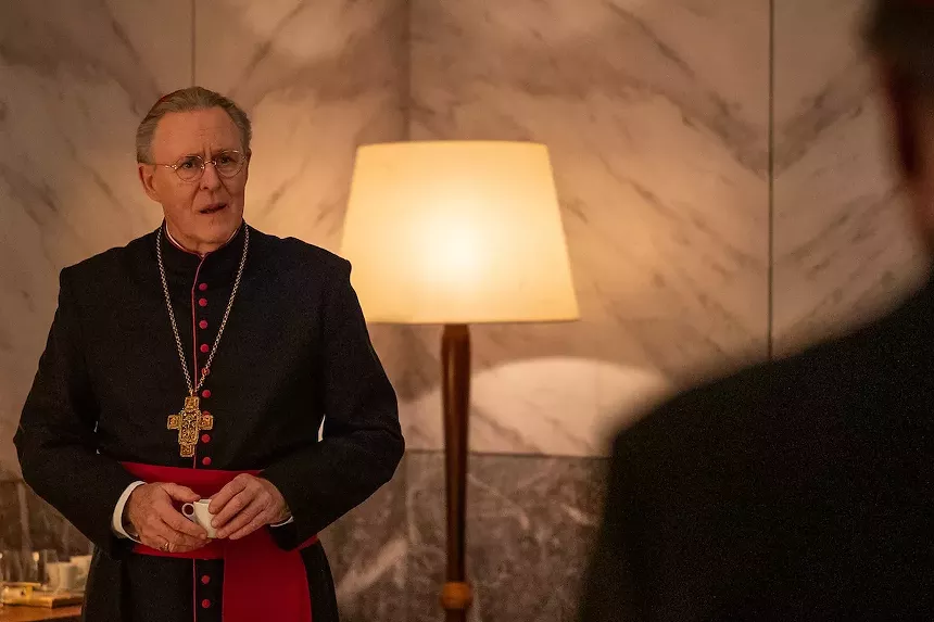 Still of John Lithgow in Conclave