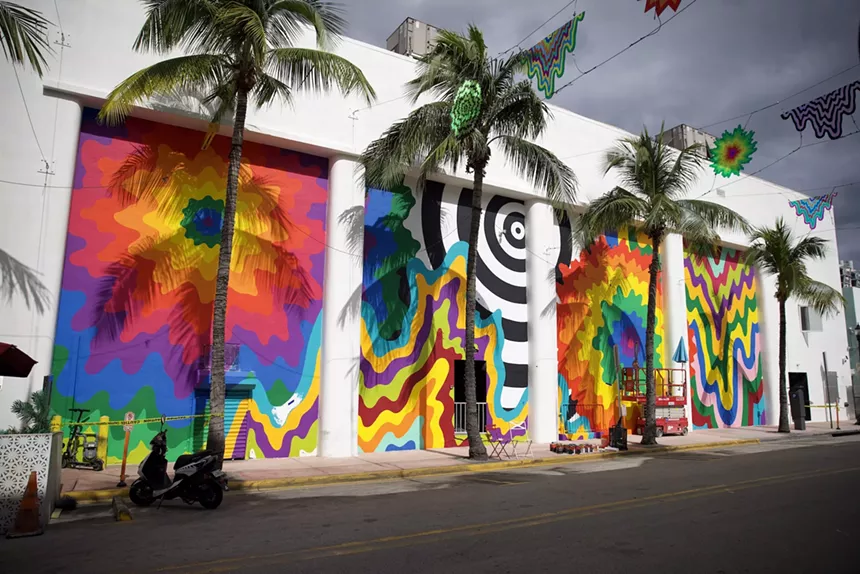 Psychedelic mural by Jen Stark
