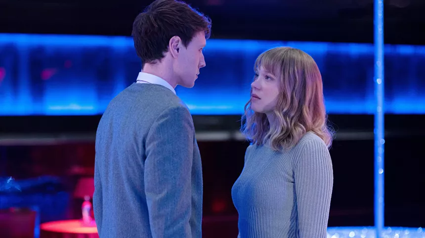 Still of George MacKay and Léa Seydoux in The Beast