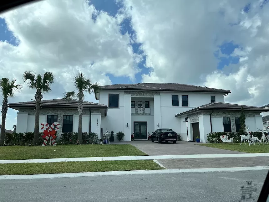 A single-family Davie home in the swanky Sierra Ranches community