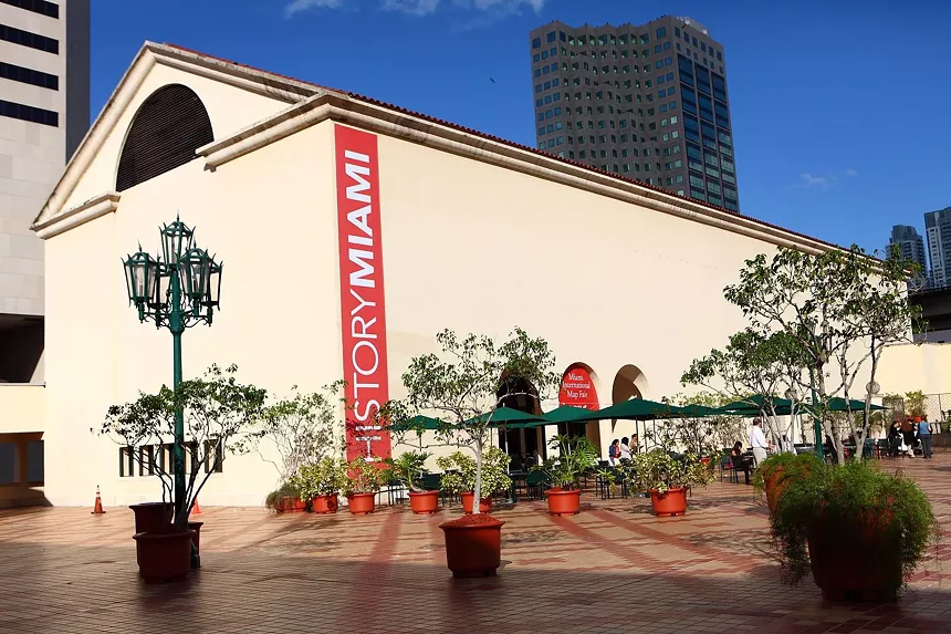 outer facade and courtyard outside HistoryMiami museum