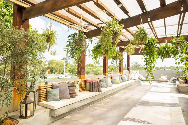 vista-opens-rooftop-bar-with-cocktails-and-live-music-miami-new-times