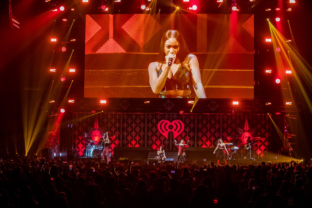 See more photos of Jingle Ball 2017 at the BB&T Center here.