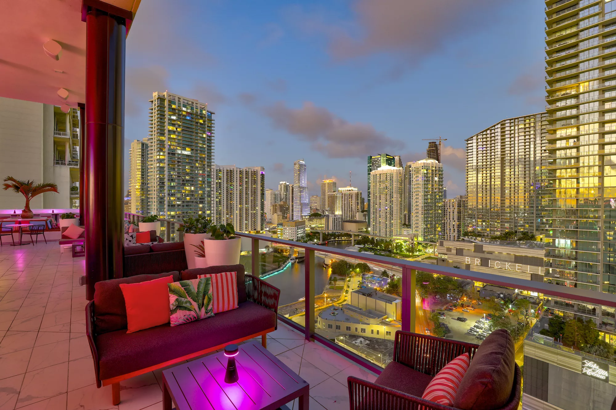 Rosa Sky Rooftop | Brickell | Bars and Clubs | Music